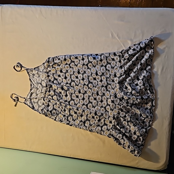 Sweet butterfly sundress and shirts size medium - Picture 2 of 3